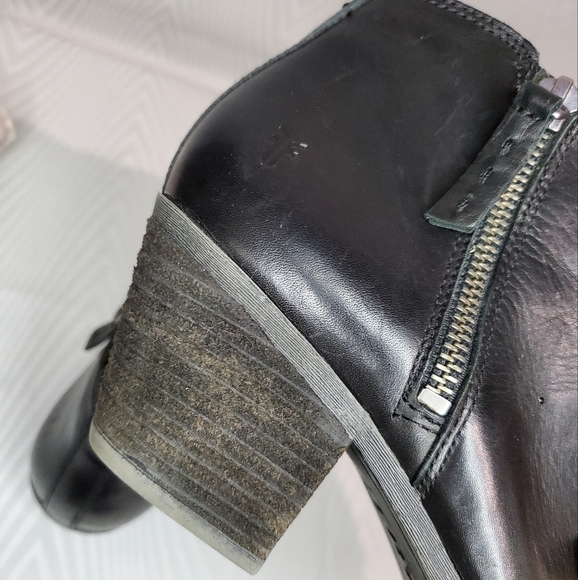 Frye Judith Black Double Zipper Leather Booties Size 8 - Picture 2 of 8